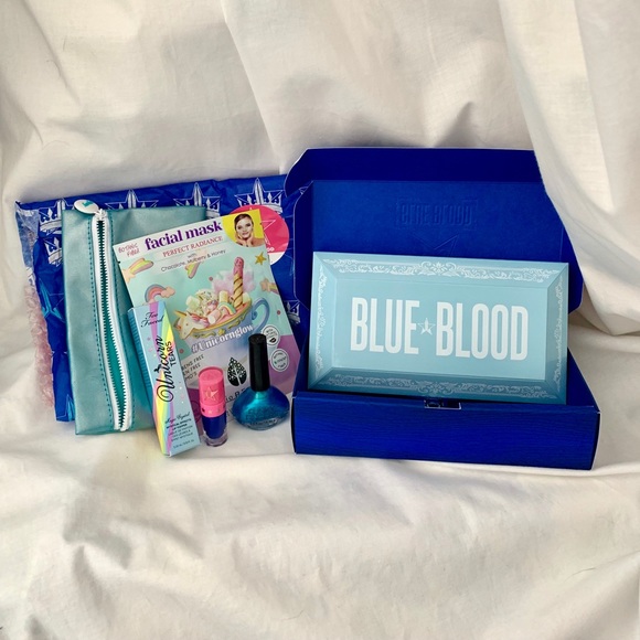Jeffree Star Other - 💎 JEFFREE STAR BLUE BLOOD+GIFT BAG+MYSTERY GIFT💙